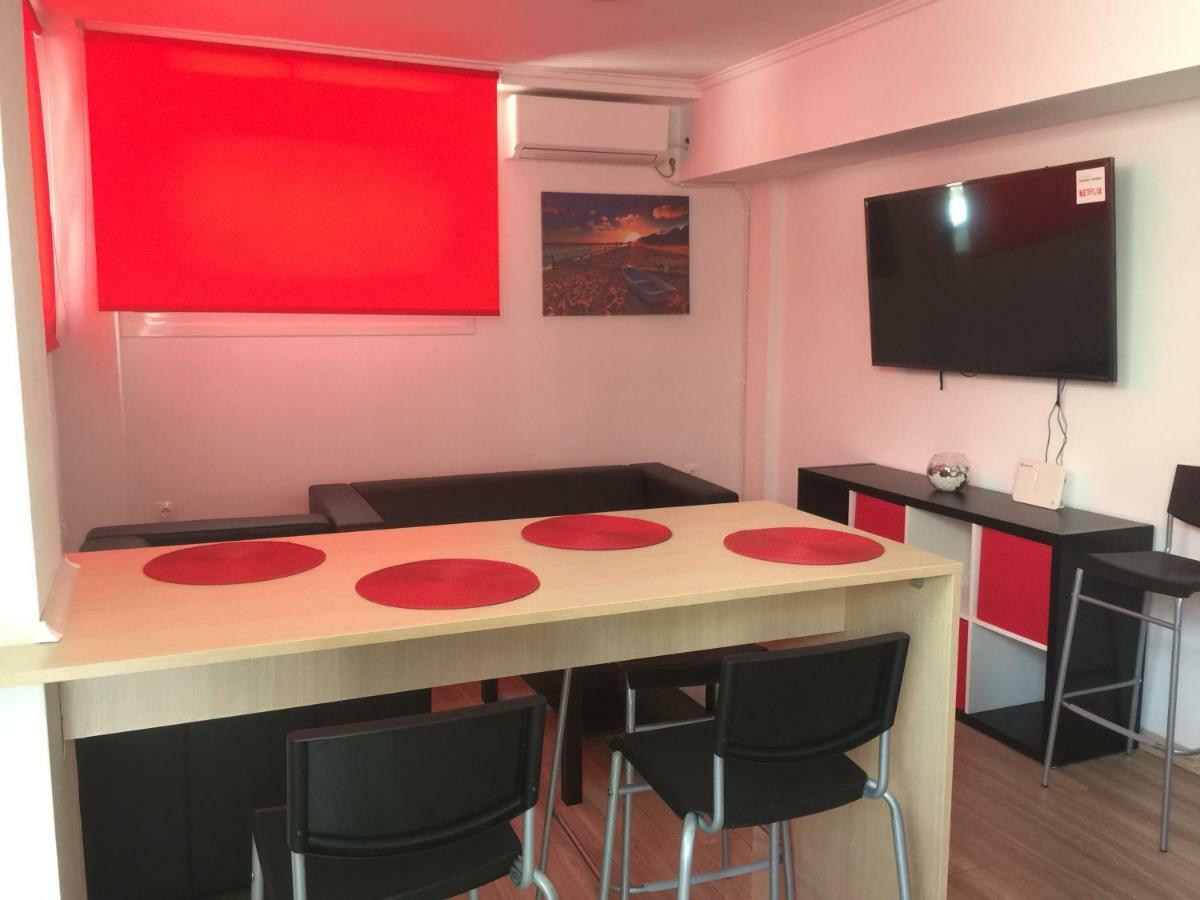 Loutraki Hostel Bagian luar foto