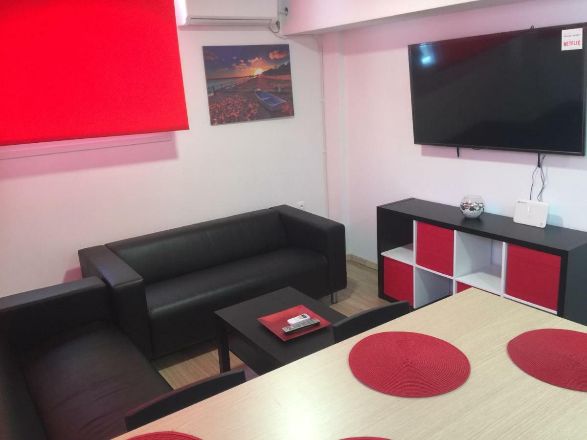 Loutraki Hostel Bagian luar foto