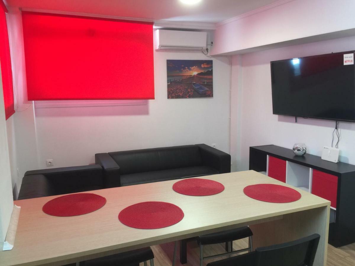 Loutraki Hostel Bagian luar foto
