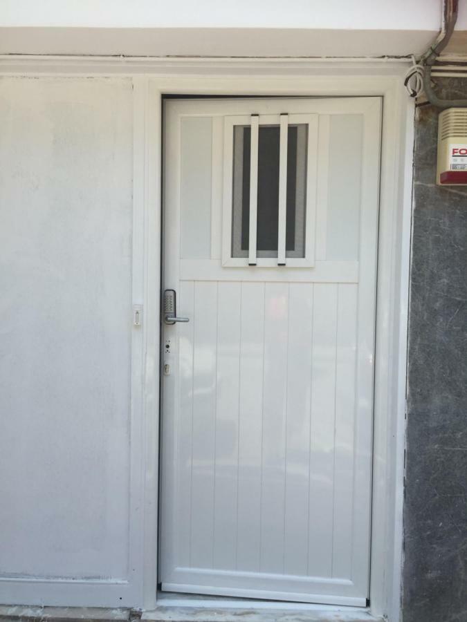 Loutraki Hostel Bagian luar foto