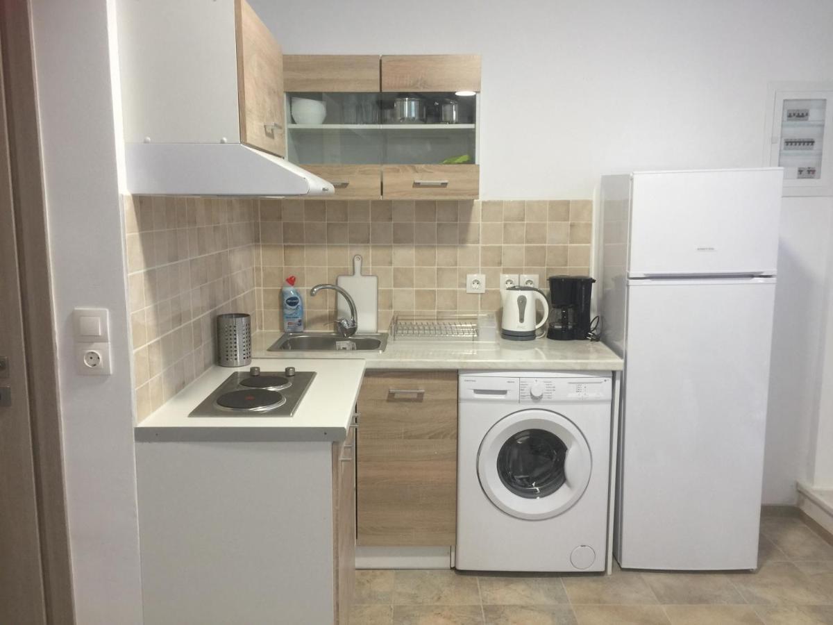 Loutraki Hostel Bagian luar foto