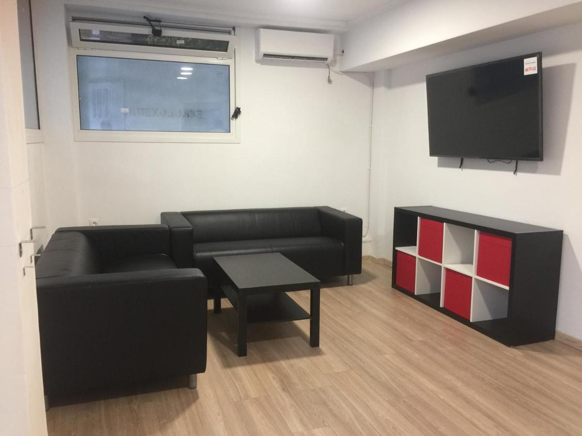 Loutraki Hostel Bagian luar foto
